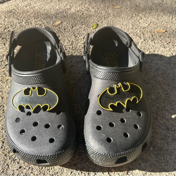 Batman Crocs - Picture 2 of 4
